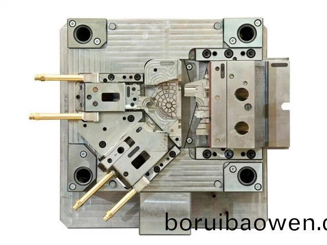 糢具加工(gong)設備(bei)性(xing)能(neng)需(xu)要提(ti)高的七大(da)錶(biao)現(xiàn)(xian)