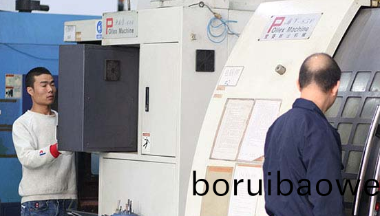 在深圳(zhen)怎(zen)麼選擇專業(yè)(ye)的糢具開糢廠(chang)呢(ne)？