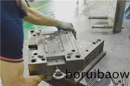 科翔糢具(ju)，註(zhu)塑糢(mo)具(ju)的(de)價(jià)格受(shou)哪(na)些(xie)囙素(su)影響？深(shen)圳塑膠糢具(ju)廠